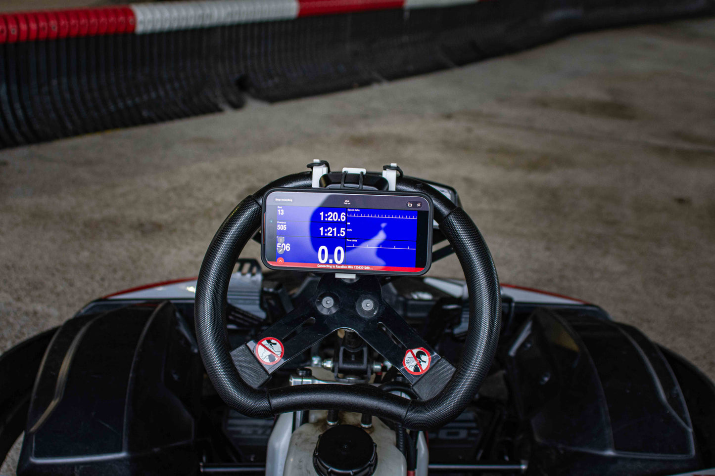 Support de téléphone et RaceBox pour karting