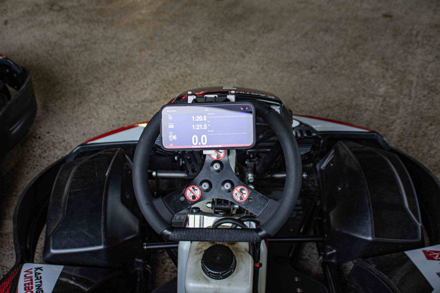 Support de téléphone et RaceBox pour karting