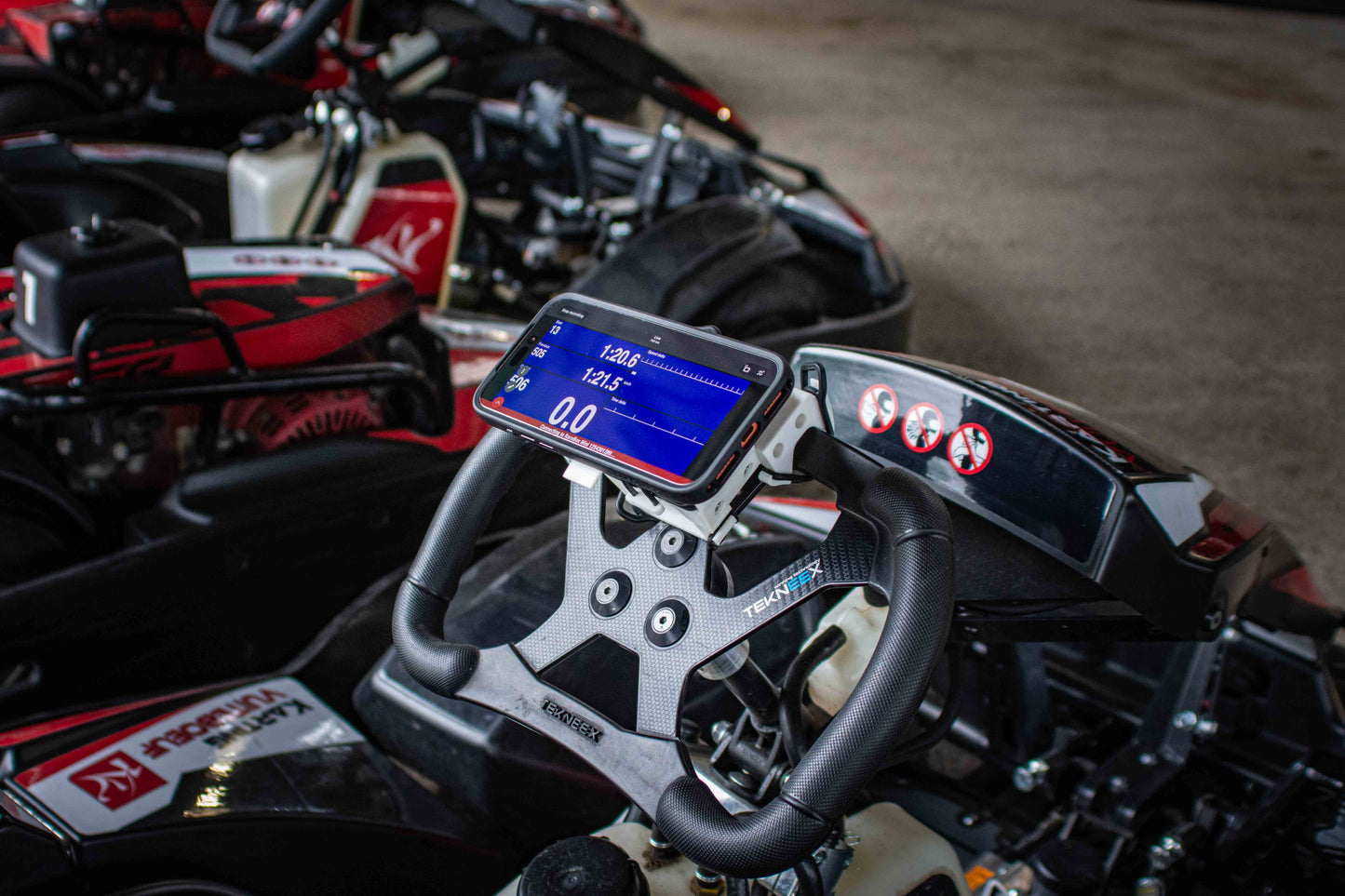 Support de téléphone et RaceBox pour karting